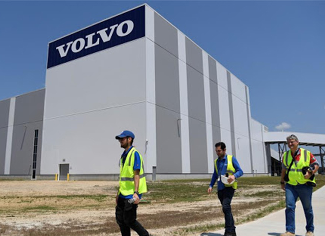 沃爾沃汽車(chē)在新址安裝全套英國(guó)A-SAFE工業(yè)安全護(hù)欄